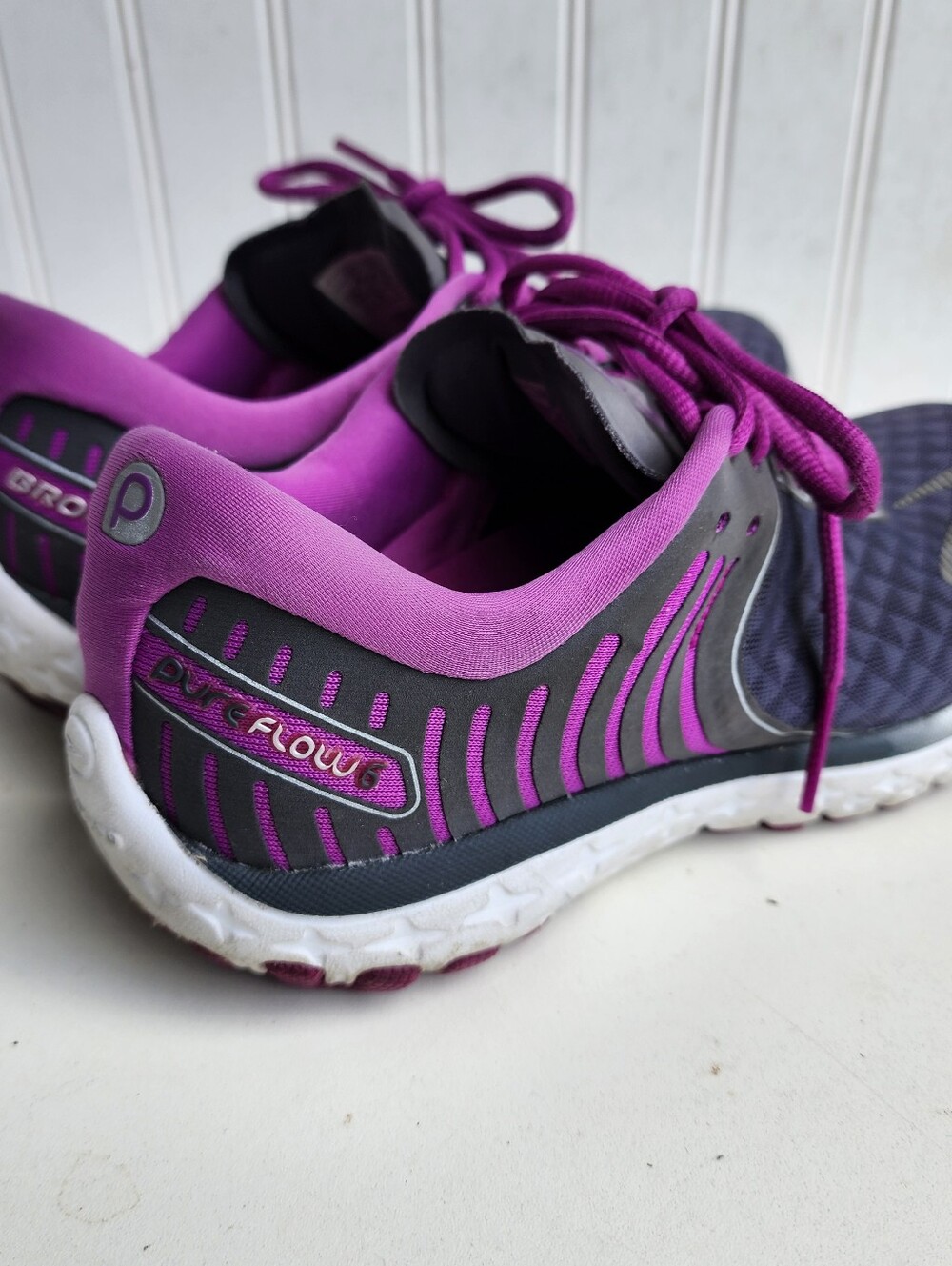 Brooks Pure Flow 6 Running Jogging Shoes WOMENS Gray Purple Lace Up SIZE 7 - Picture 2 of 11